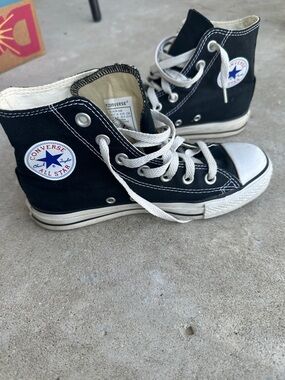 Converse Black high tops men’s size 4/women’s size 6